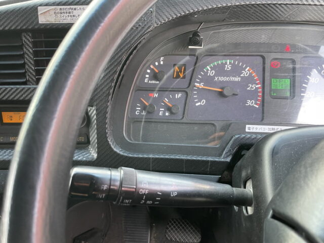 いすゞ：ギガ：冷凍ウィング：菱重製直結冷凍機：ジョロダーレール4列：アルミシマ床