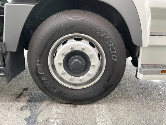 三菱ふそう：スーパーグレート：トレーラーヘッド：ハイルーフ：Ｄ尺：AT：未使用：第５輪11.5ｔ　