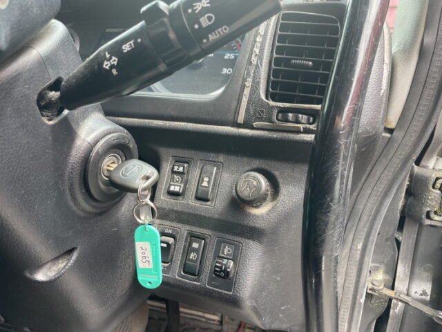 日野：プロフィア：ハイルーフ：ウィング：メッキ多数：ステンレス多数　