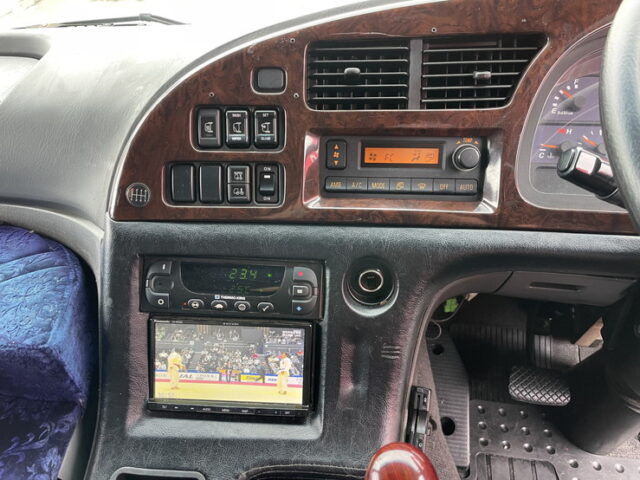 いすゞ　ギガ　ハイルーフ　冷凍バン　サブエンジン　両側観音扉　ステンレス多数