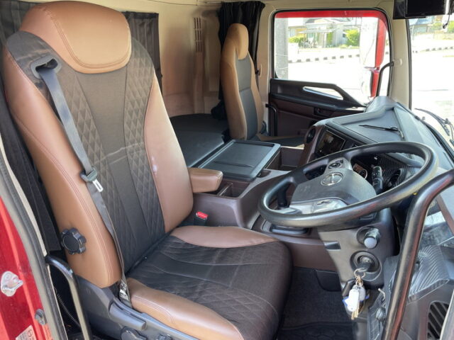 日野：17プロフィア：ハイルーフ：トレーラーヘッド：架装多数：E13Cエンジン：450馬力