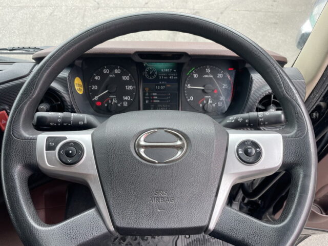 日野：17プロフィア：ハイルーフ：ウィング：メッキ多数：リア門口ステンレス：E13C