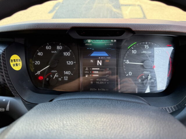 日野：17プロフィア：ハイルーフ：ウィング：メッキ多数：ステンレス多数：リア門口ステンレス