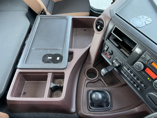 日野：17プロフィア：ハイルーフ：トレーラーヘッド：7速MT：450馬力：E13Cエンジン