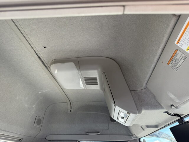 17スーパーグレート：ハイルーフ：トレーラーヘッド：ブタ鼻付：第5輪荷重11.500㎏