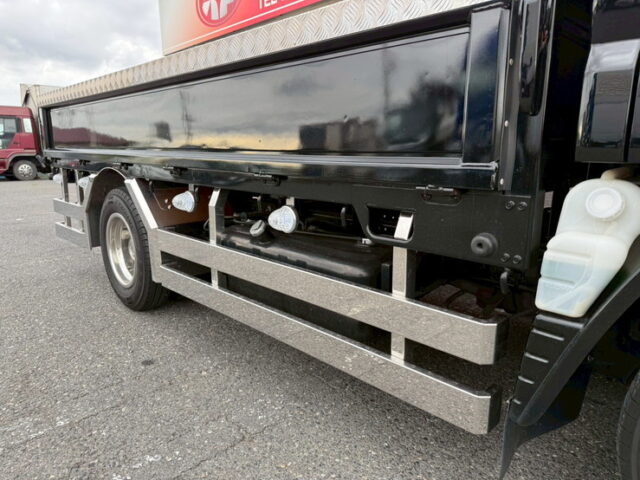 キャンター：平ボデー：前出しバンパー：ステンレスサイドバンパー：マニュアル