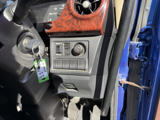 日野：17プロフィア：ハイルーフ：ウィング：メッキ多数：アルミホイール：プロシフト