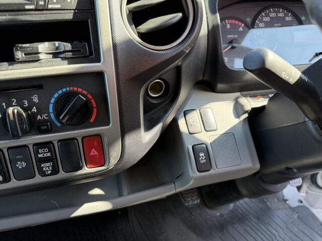 日野：デュトロ：ウィング：ワイドロング：180馬力：ステンレス多数：2.950㎏積