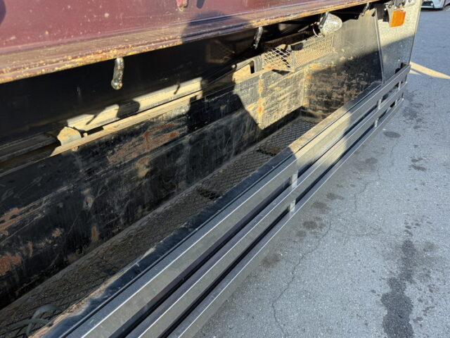 東邦：トレーラー：まな板：3軸：スタンション多数：内フック多数：最大積載量27.500㎏