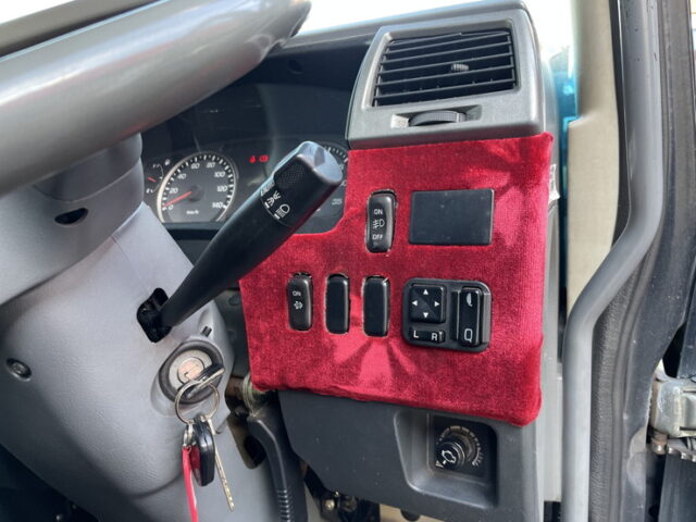 三菱ふそう　ファイター　冷凍バン　コルゲート　ジョロダー4列キーストン　エアサス