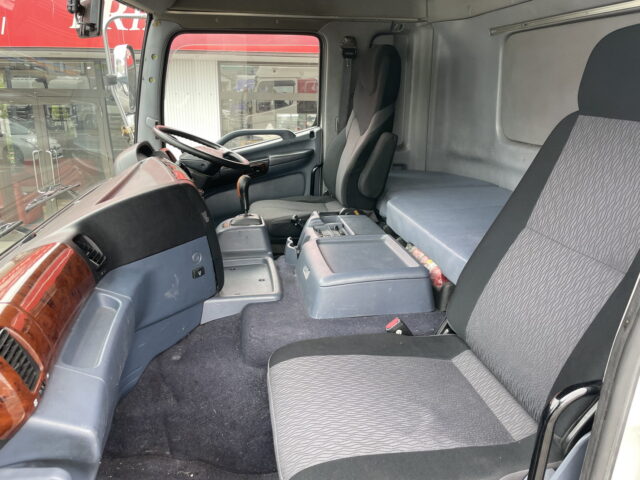 日野　プロフィア　ハイルーフ　ウィング　寝台メッキ　ステンレス多数