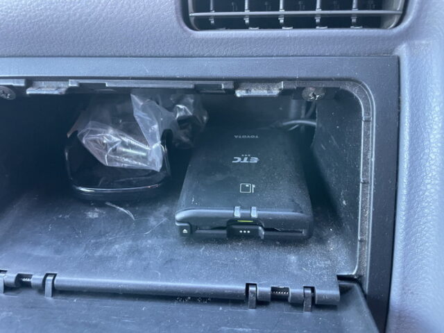 キャンター　平ボデーアルミブロック　標準幅　ロング　6速ＭＴ　生エンジン