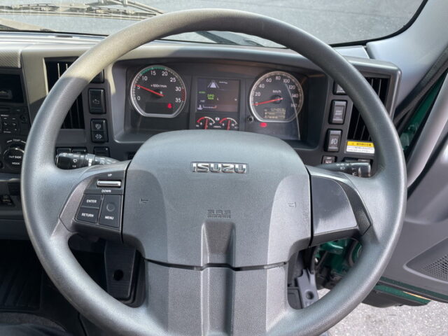 いすゞ：フォワード：ウィング：6200ワイド：エアサス：架装多数：木床：240馬力