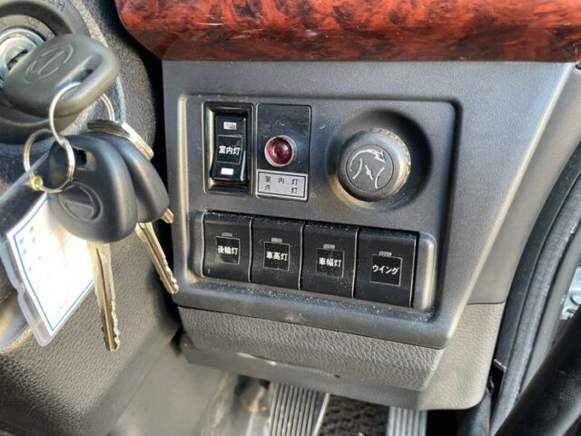 日野：１７レンジャー：ワイド：冷凍ウィング：AT：トレクス造りボデー：ステンレス多数：アルミホイール　