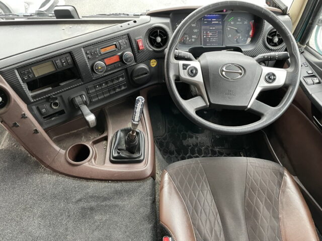 日野：17プロフィア：冷凍ウィング：7MT：リア門口ステンレス：サイドバンパーステンレス：ステンレス架装多数：メッキパーツ多数