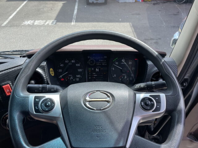 日野　17プロフィア　ハイルーフ　ウィング　リア門口ステンレス　アルミホイール