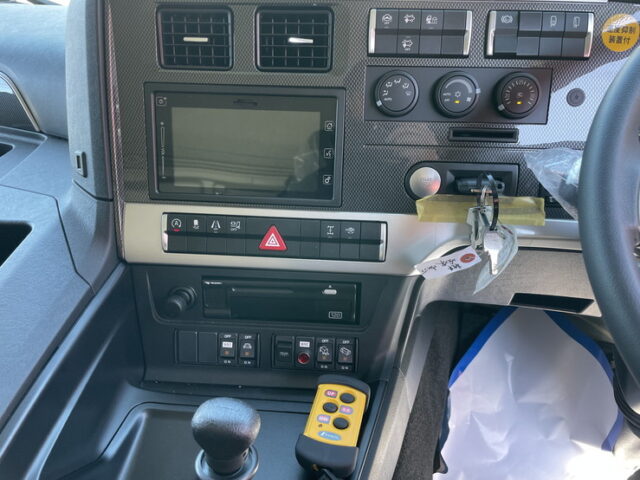 17スーパーグレート　ハイルーフ　冷凍ウィング　未登録未使用　造りボディ　格納ゲート付