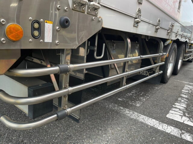 三菱ふそう　スーパーグレート　ハイルーフ　アルミウィング　ステンレスサイドバンパー　メッキ多数　木床