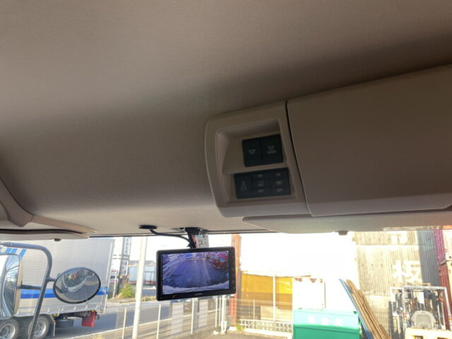 日野　17レンジャー　ウィング　6200ワイド　後輪エアサス　格納ゲート付　240馬力