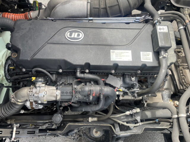 H30 UDクオン　アルミウィング　リア門口ステンレス　アルミホイール