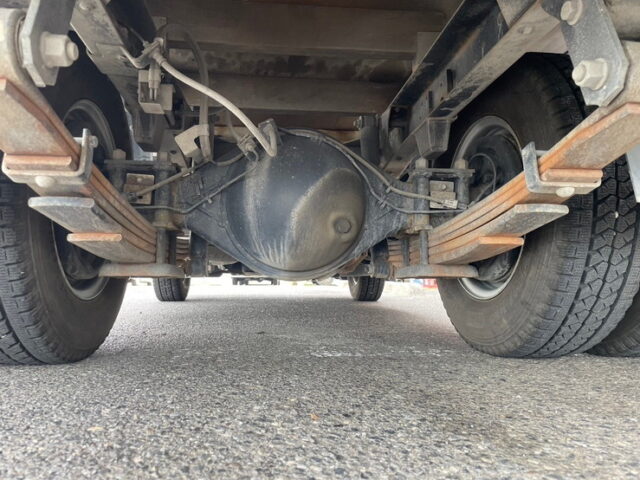 H29 エルフ　Wキャブ　平ボデー　垂直ゲート