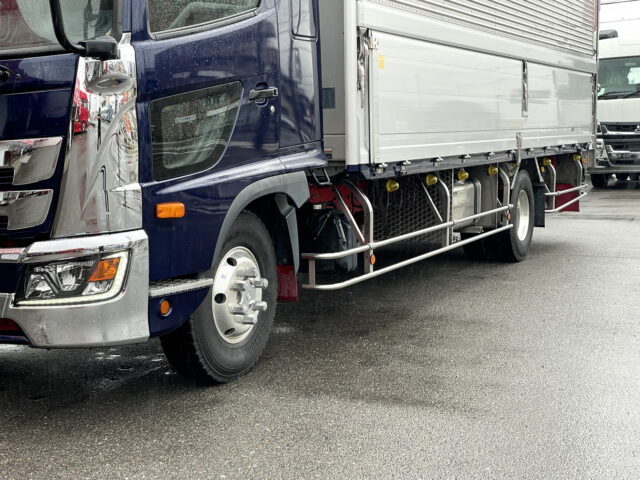 日野　17レンジャー　ハイルーフ　ウィング　ステンレス多数　6200ワイド　240馬力