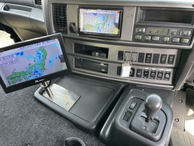 日野　プロフィア　ハイルーフ　トレーラーヘッド　煙突マフラー(ダミー)　ブタ鼻