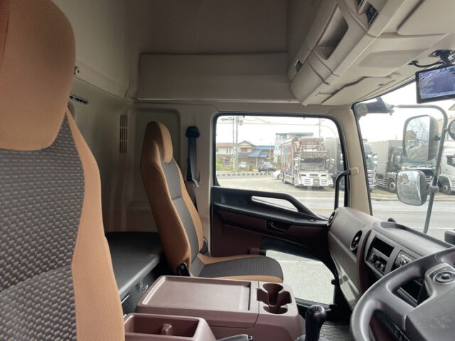 日野　17レンジャー　ハイルーフ　6200ワイド　エアサス　格納ゲート　低走行