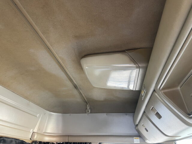 日野：テラヴィ：ハイルーフ：トレーラーヘッド：V8：ツインターボ：エアサス