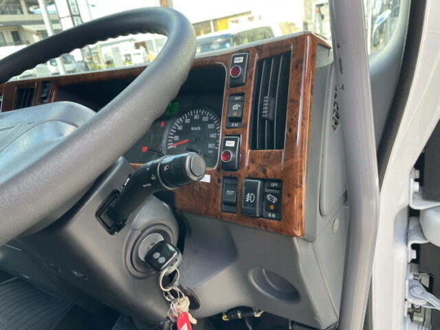 いすゞ：フォワード：増トン：ウィング：7200ボデー：ワイド：6発ターボ