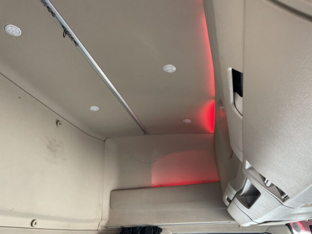 日野：17プロフィア：ハイルーフ：トレーラーヘッド：架装多数：E13Cエンジン：450馬力