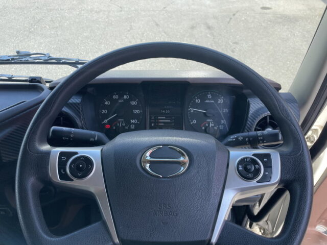 日野：17レンジャー：6200ワイド：エアサス：木床：アルミホイール：240馬力