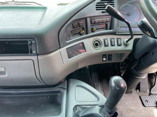 日野：テラヴィ：ハイルーフ：トレーラーヘッド：後輪エアサス：第5輪荷重11.500㎏