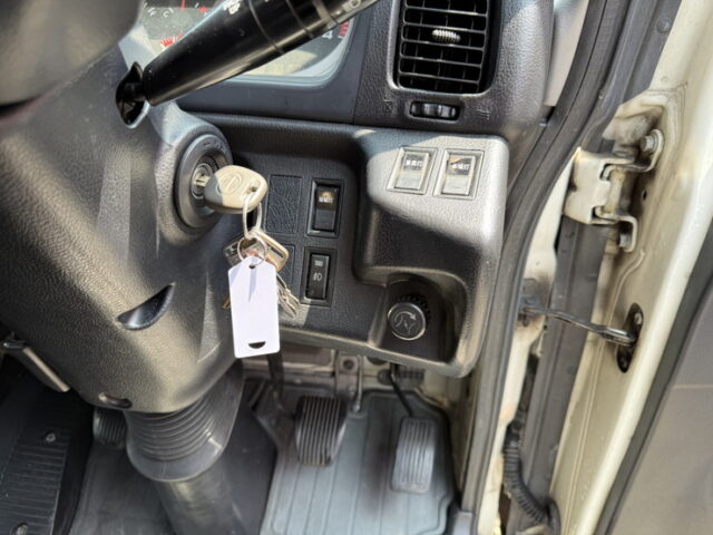 日野：レンジャープロ：冷凍ウィング：6200ワイド：ステンレス床：アルミホイール