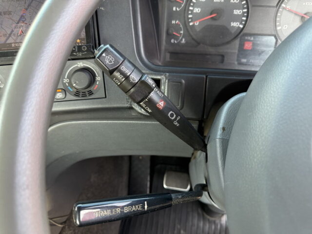 スーパーグレート：ハイルーフ：トレーラーヘッド：メッキ多数：アルミホイール：7速MT