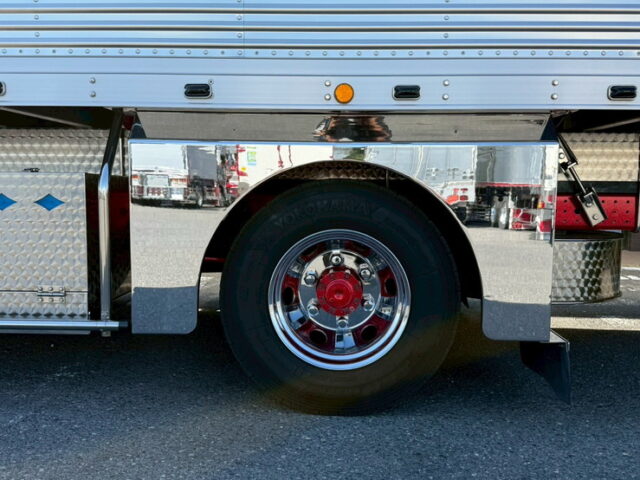 ブルーテックキャンター：造りボディ：アルミバン：ワイド超ロング：舟形バンパー：バスフェンダー