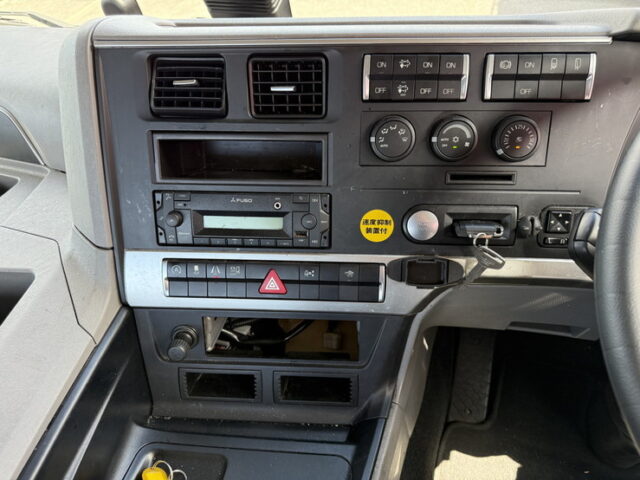 17スーパーグレート：ハイルーフ：トレーラーヘッド：ブタ鼻付：第5輪荷重11.500㎏