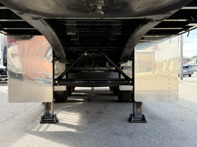 トレクス：平床セミトレーラー：アオリ20㎝：5方開：3軸：板バネ：最大積載量28.500㎏