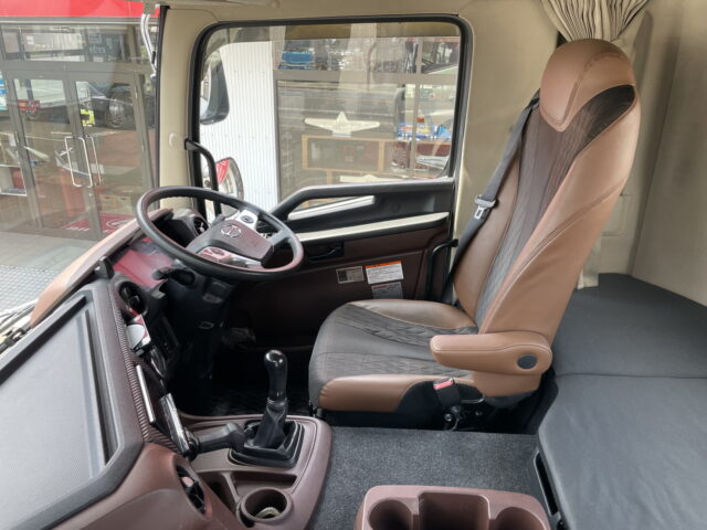 日野　17プロフィア　トラクターヘッド　架装多数　ハイルーフ