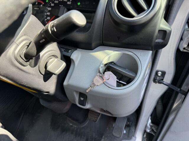 日野：デュトロ：ウィング：ワイドロング：180馬力：ステンレス多数：2.950㎏積