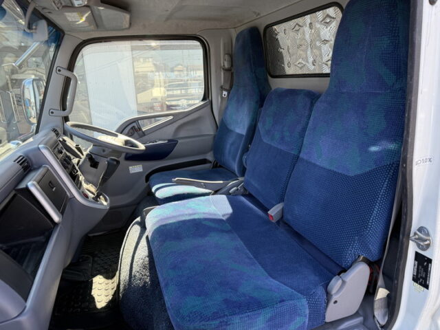 キャンター：平ボデー：標準幅：10尺長：カスタム：オートマ：煤焼き有：150馬力