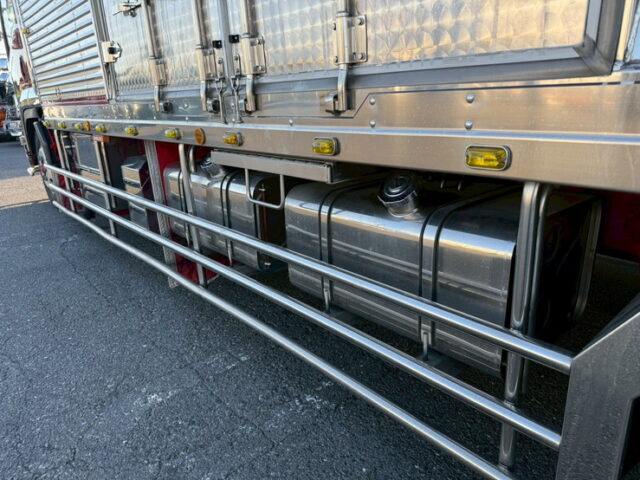 いすゞ：フォワード：ハイルーフ：冷凍バン：7100標準幅：架装多数：格納ゲート：エアサス