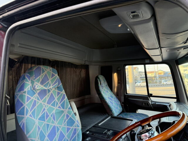 日野：テラヴィ：ハイルーフ：トレーラーヘッド：架装多数：ブタ鼻：後輪エアサス