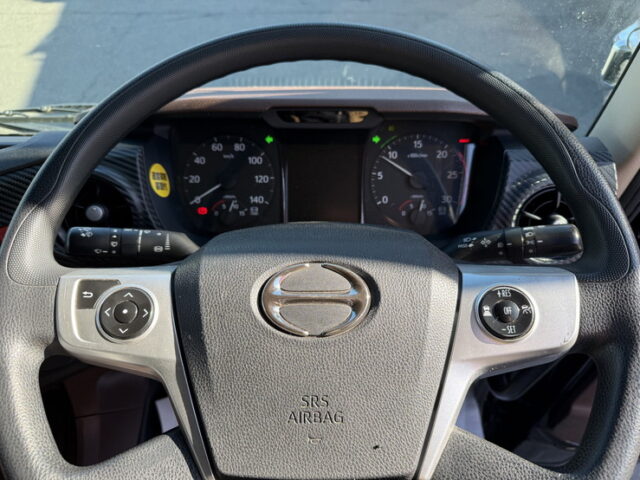 日野：17プロフィア：冷凍バン：メッキ多数：サブエンジン：ジョロ4キーストン