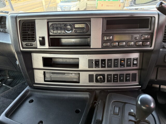 日野:プロフィア:ハイルーフ:トレーラーヘッド:メッキ多数:後輪エアサス:480馬力