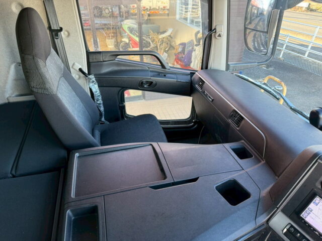 17スーパーグレート:ハイルーフ:ウィング:メッキ多数:アルミホイール:木床