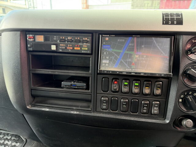 ファイター:ウィング:6200ワイド:後輪エアサス:格納ゲート:240馬力