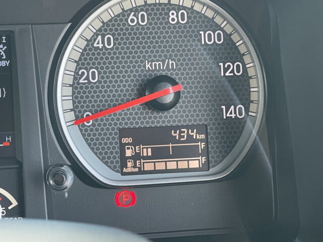 いすゞ　ギガ　ハイルーフ　ウィング　未使用車　アルミホイール　メッキ多数