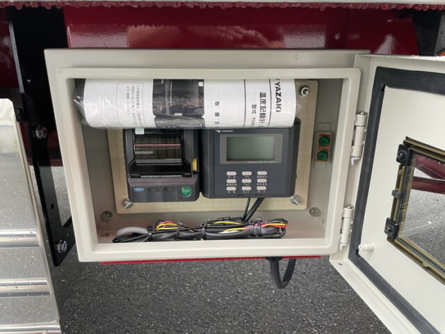 トレクス：トレーラー：冷凍ウィング：未使用：3軸：リフトアクスル：前壁：冷凍機