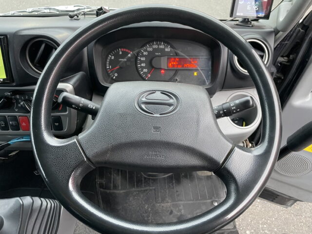 日野　デュトロ　標準幅　10尺　ダンプ　架装多数　エアー式バンパー昇降機　150馬力